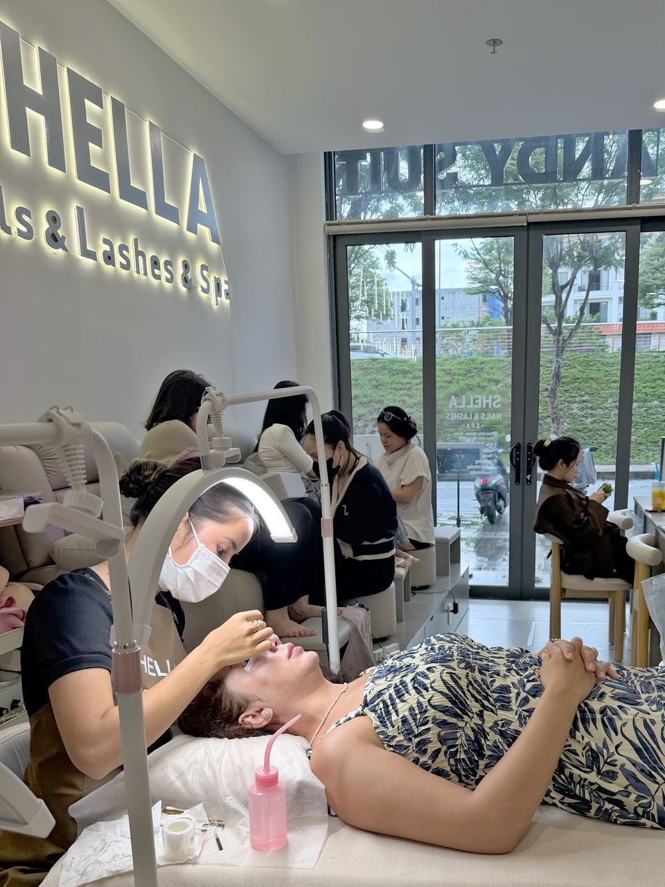 Shella Nails & Lashes salon in Đà Nẵng